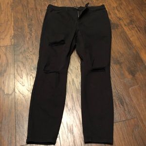 Forever 21 Plus - black ripped jeans